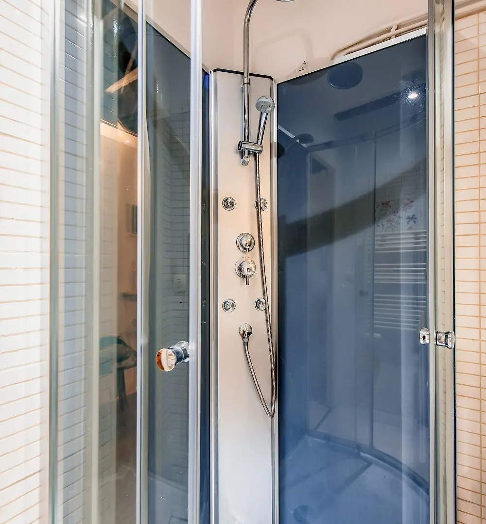 Amazing On The Prestigious Street Appartement